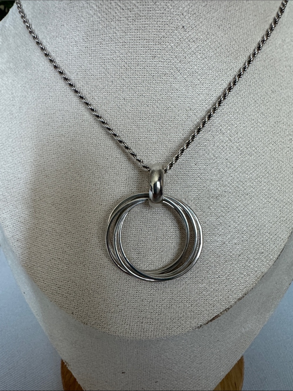 Silpada Silver-Tone Stacked Hoop Ring Cluster Pendent - Picture 4 of 4